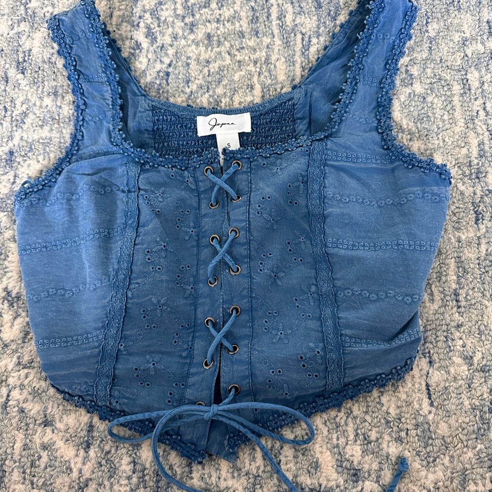 Blue going out top from Japna